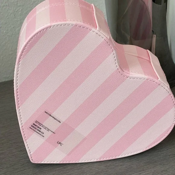 New Victoria’s Secret iconic stripe large tote and Heart Jewelry Box bundle - Picture 9 of 10